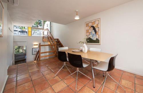 South Melbourne Apartamento | City Lights and Lake Breezes near Albert Park