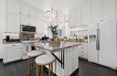 Cortez Hill Apartamento | City Lights & Rooftop Nights by Rather Be Properties