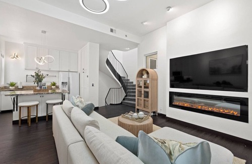 Cortez Hill Apartamento | City Lights & Rooftop Nights by Rather Be Properties