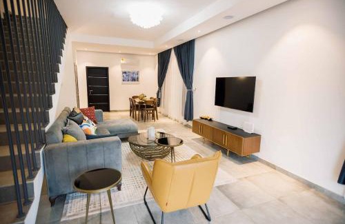 Madina Casa | City Link Suites - 3 Bedroom Ideal For Families & Friends