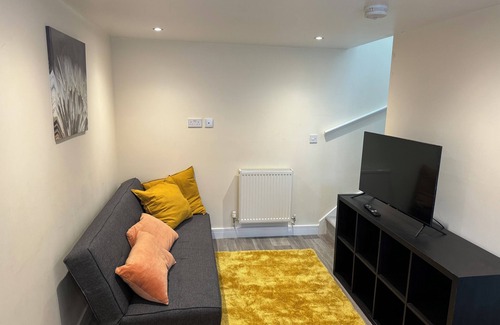 Upton Cheyney Casa | City Living | Sandstone Villa C