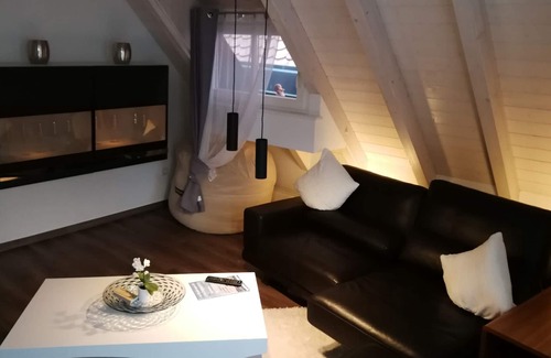 Waggershausen Apartamento | "City Loft Meersburg" - modern maisonette in 2nd row from the lake