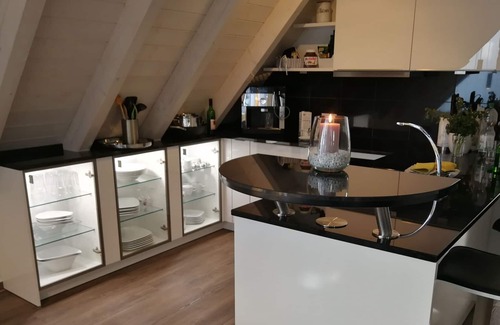 Waggershausen Apartamento | "City Loft Meersburg" - modern maisonette in 2nd row from the lake