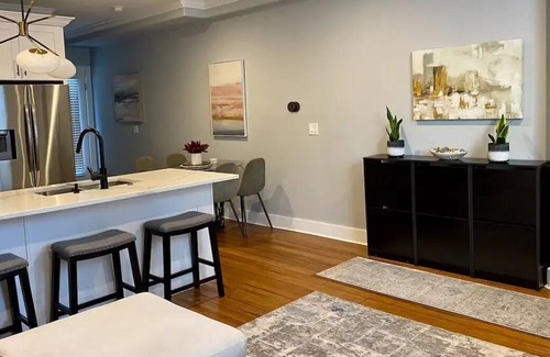 South Philadelphia Casa | City Luxury with Roofdeck and Free St. Parking