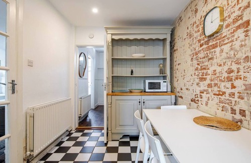 Donnybrook Casa | City Mews in Donnybrook Village D4 3 Beds