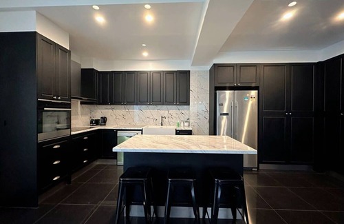 Hobart Central Business District Casa | City Retreat for 8 with Spacious Rooms