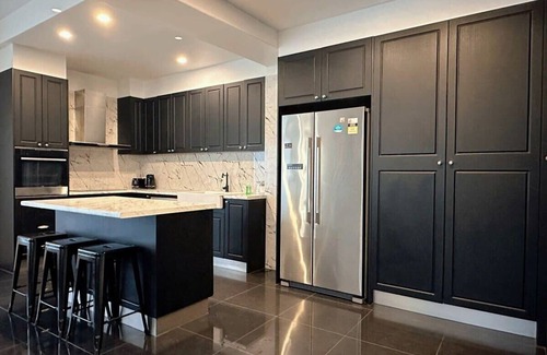 Hobart Central Business District Casa | City Retreat for 8 with Spacious Rooms