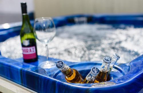 Penylan Casa | City Retreat, Spacious 4 Bed House, Games Room, Parking, Hot Tub & BBQ