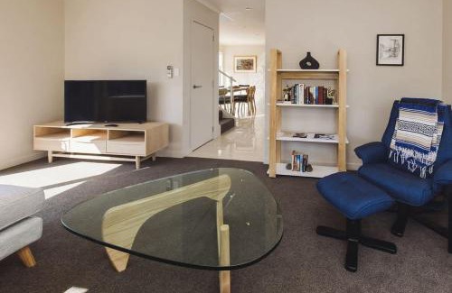 New Plymouth Apartamento | City Sails - 3 BR townhouse in central New Plymouth