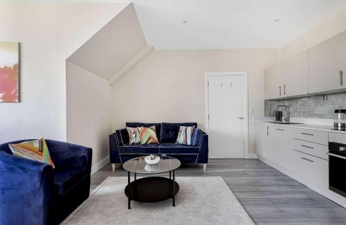 Sutton Apartamento | City Service Lets - Large Cheam 1 bed with parking - Long stays welcome