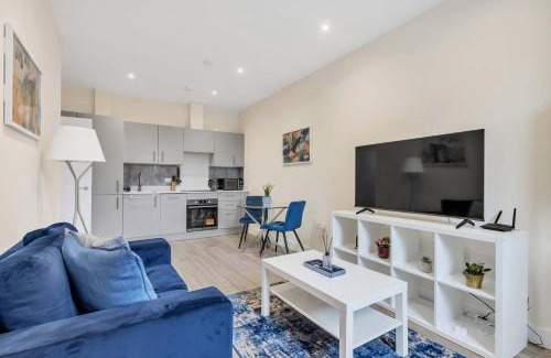 Sutton Apartamento | City Service Lets - New London Village 2-bed Excellent transport links to London with parking