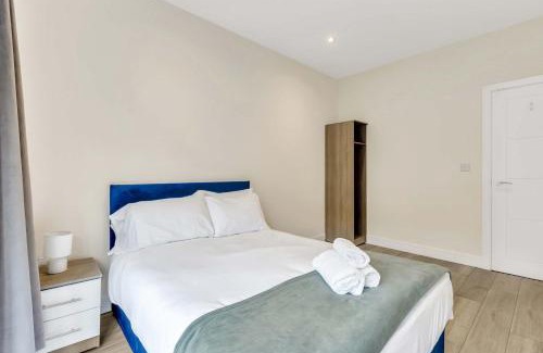 Sutton Apartamento | City Service Lets - New London Village 2-bed Excellent transport links to London with parking
