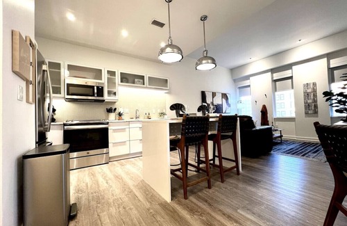 Downtown Kansas City Apartamento | City Sky Lux DT King Bed Apartment No Cleaning Fee
