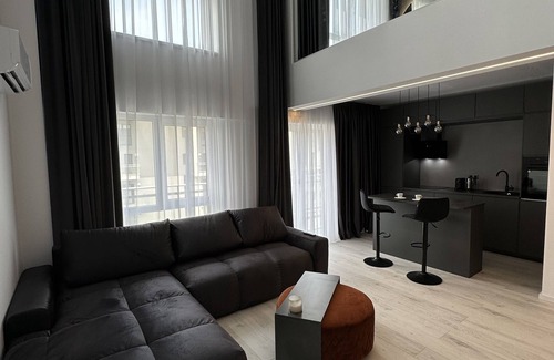 Sector 2 Apartamento | City SKyline Executive Duplex with Balcony, Panoramic View & Parking