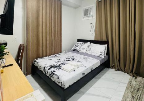Guadalupe Apartamento | City Stay Studio near Cebu Uptown Pool Netflix Fast Wifi