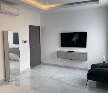 East Legon Apartamento | City Stay Two bedroom Apartment with Rooftop Pool