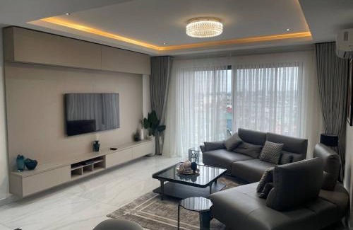 East Legon Apartamento | City Stay Two bedroom Apartment with Rooftop Pool