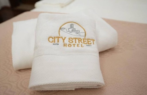 Gjirokaster Hotel | City Street Hotel