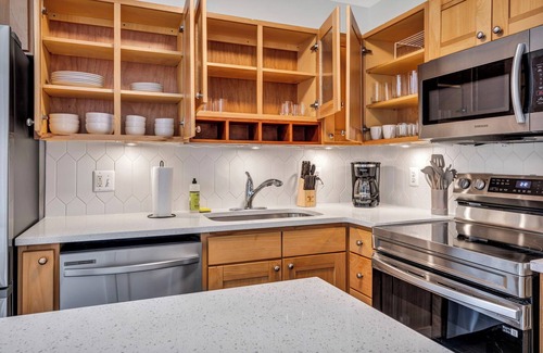 Ohio City Apartamento | City Suite, Free Parking, 24/7 Hour Gym