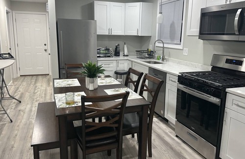 Washington Park Apartamento | City town house for a quick get away. Its close to anything Rhode Island offers