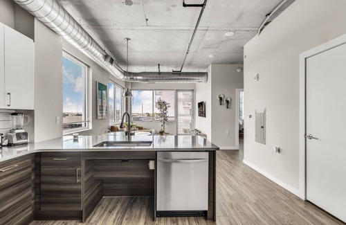 St. Petersburg - Clearwater Apartamento | City Vibes 2BR | Walk Everywhere in DWNTN St. Pete