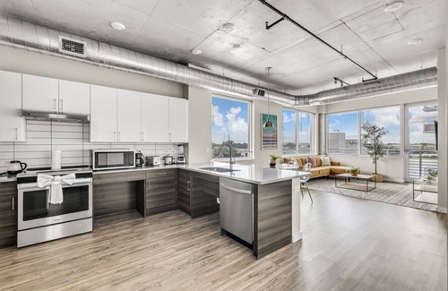 St. Petersburg - Clearwater Apartamento | City Vibes 2BR | Walk Everywhere in DWNTN St. Pete