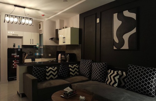 Lahore Apartamento | City Vibes - Modern 1BHK Apartment - For Families & Travelers @ Zameen Opal
