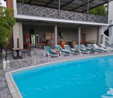 Nis Apartamento | City view & pool apartment 2