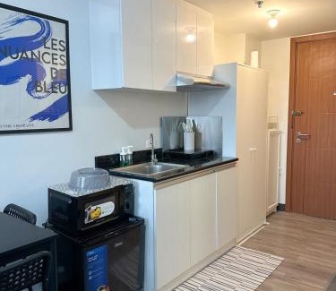 Guadalupe Apartamento | City View Studio Near Fuente Osmeña With Netflix WiFi Pool - Symfoni Nichols Bossa Tower 2