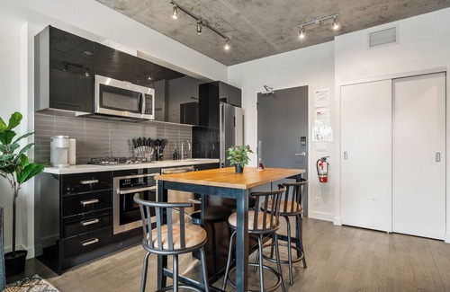 Connaught Apartamento | City Views from High Floor - Gym, Pool, AC, Prkng