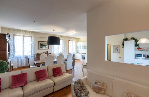 Siena Apartamento | City / Village Apartment en Siena con 4 habitaciones, capacidad 8