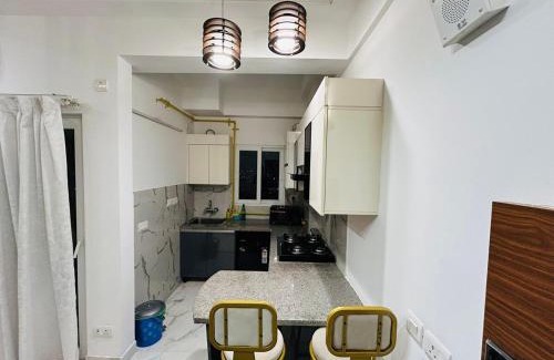 Noida Apartamento | City Vista Views by Royal Rooms