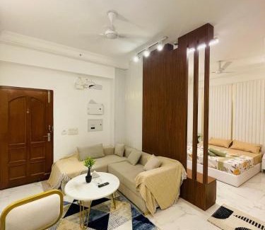 Noida Apartamento | City Vista Views by Royal Rooms