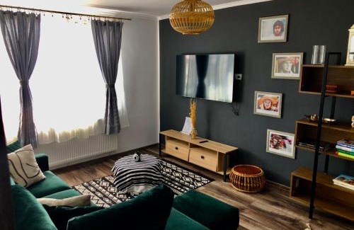 Sfantu Gheorghe Apartamento | Cityscape Comfort with key lockbox