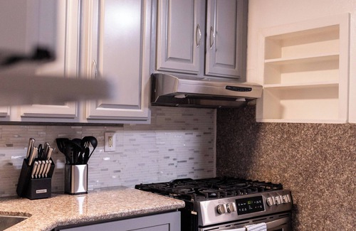 San Bruno Casa | Cityscape Haven - Central SF Home near SFO