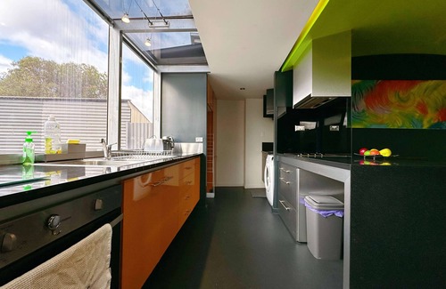 North Hobart Casa | Cityside Beautiful Lodge - close to City & Airpor