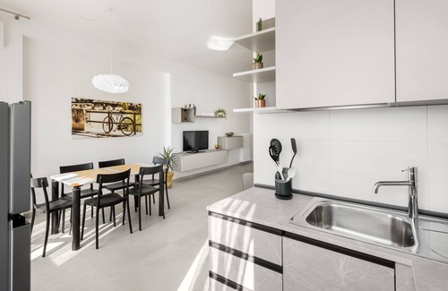 Sud-Ovest Apartamento | Civico40- Apartamento luminoso con balcones y garaje privado