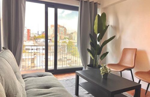 Providencia Apartamento | Clásico depto remodelado con vista a Costanera Center