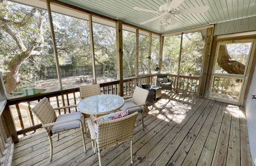 Ocracoke Casa | Clara de Luna: Lugar privado. Cerca de las actividades del pueblo.