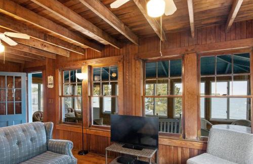 Kingston Casa | Clara's Retreat: Rocky Nook Kingston