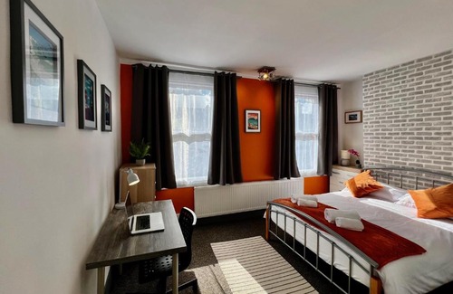 Higham Hill Casa | Clarence House 3 Bedrooms 8min to Station E17 North East London
