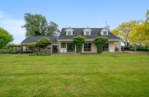 Solway Casa | Clarendon Estate - Masterton Holiday Home