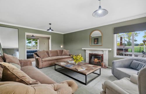 Solway Casa | Clarendon Estate - Masterton Holiday Home