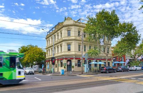 South Melbourne Hotel | Clarendon Hotel