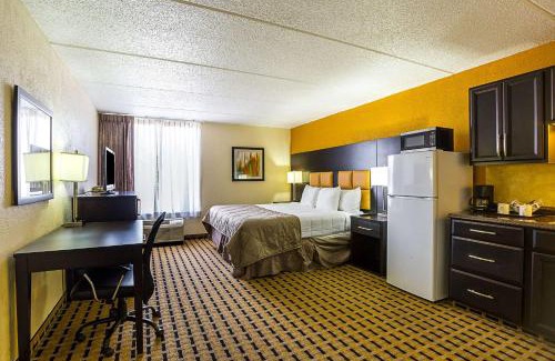 Lake Jackson Hotel | Clarion Pointe Lake Jackson - Clute