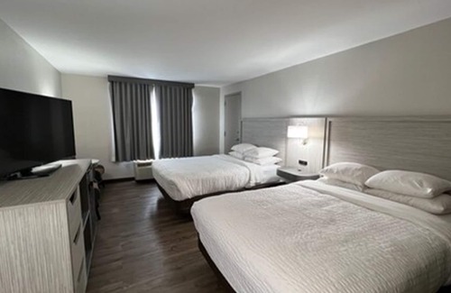 Sylva Hotel | Clarion Pointe Sylva near Cherokee Area