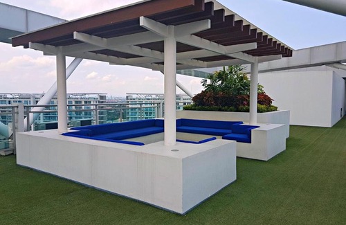 Don Bosco Apartamento | CLAROS @ The Azure Urban Resort and Residences -St. Tropez (Beach view)