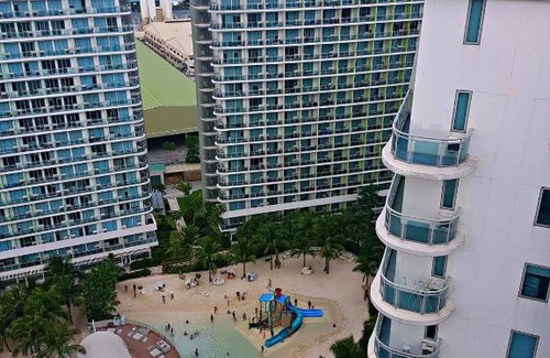 Don Bosco Apartamento | CLAROS @ The Azure Urban Resort and Residences -St. Tropez (Beach view)
