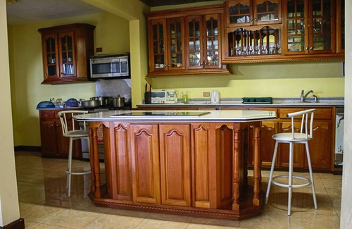 Reading Casa | Clarridge View Guest House