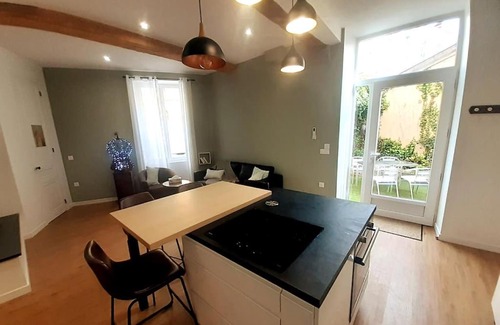 Vienne Apartamento | Classé 4 étoiles - Cybèle - Centre ville 2 Chambres, cour privative et Garage